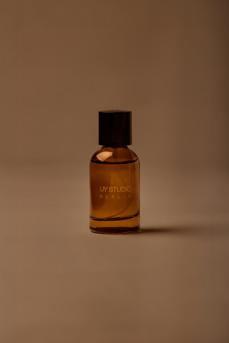 UY Studio S Eau de Parfum 50 ml luxury unisex niche perfume with Bergamot, Rose, Cardamom, Jasmine and Amber notes, a sophisticated floral and spicy fragrance crafted in Germany Berlin.